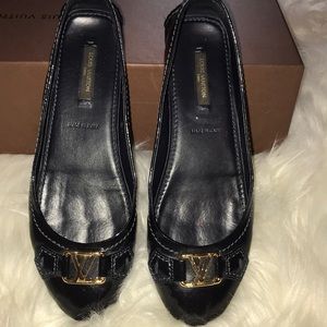 Louis Vuitton Navy flats